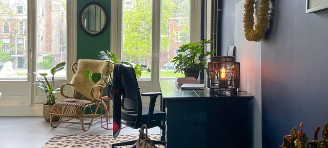 Kleurrijke werkplek in huis met Flexa Easycare