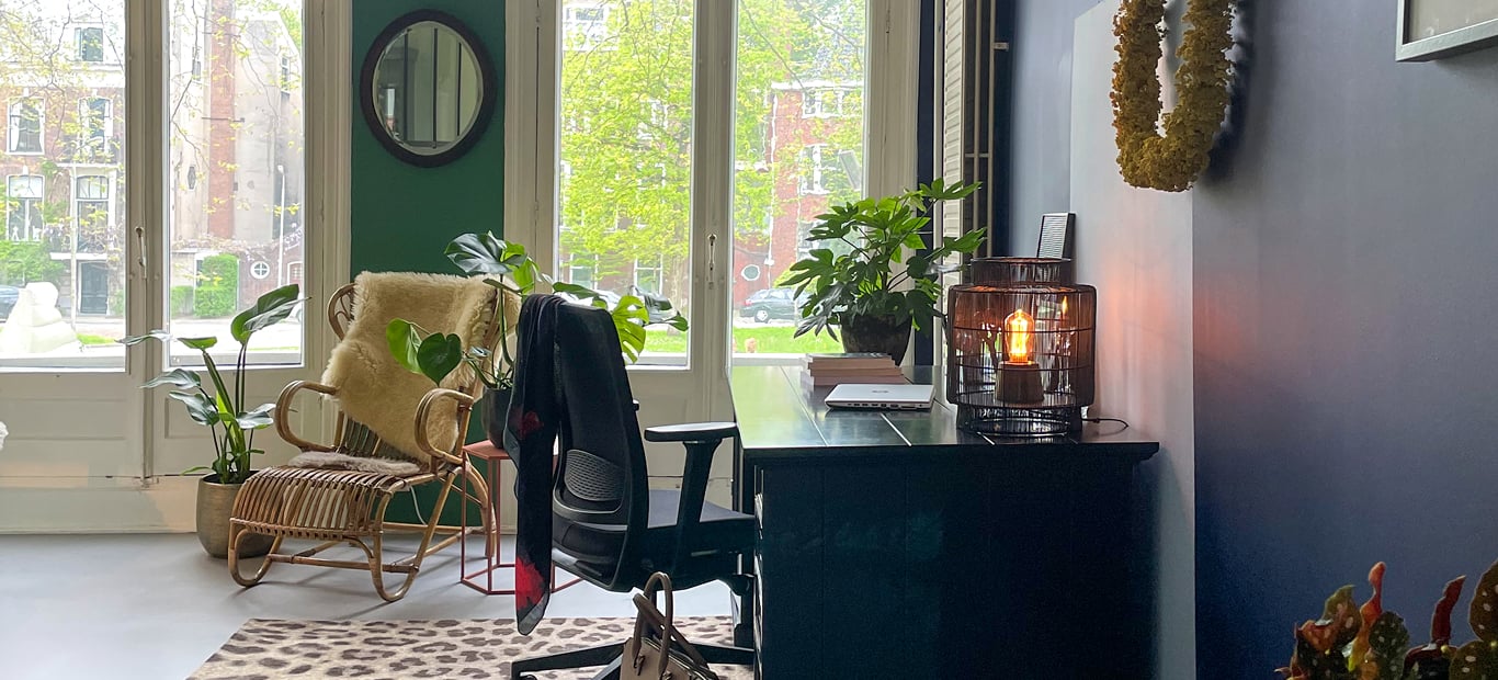 Kleurrijke werkplek in huis met Flexa Easycare